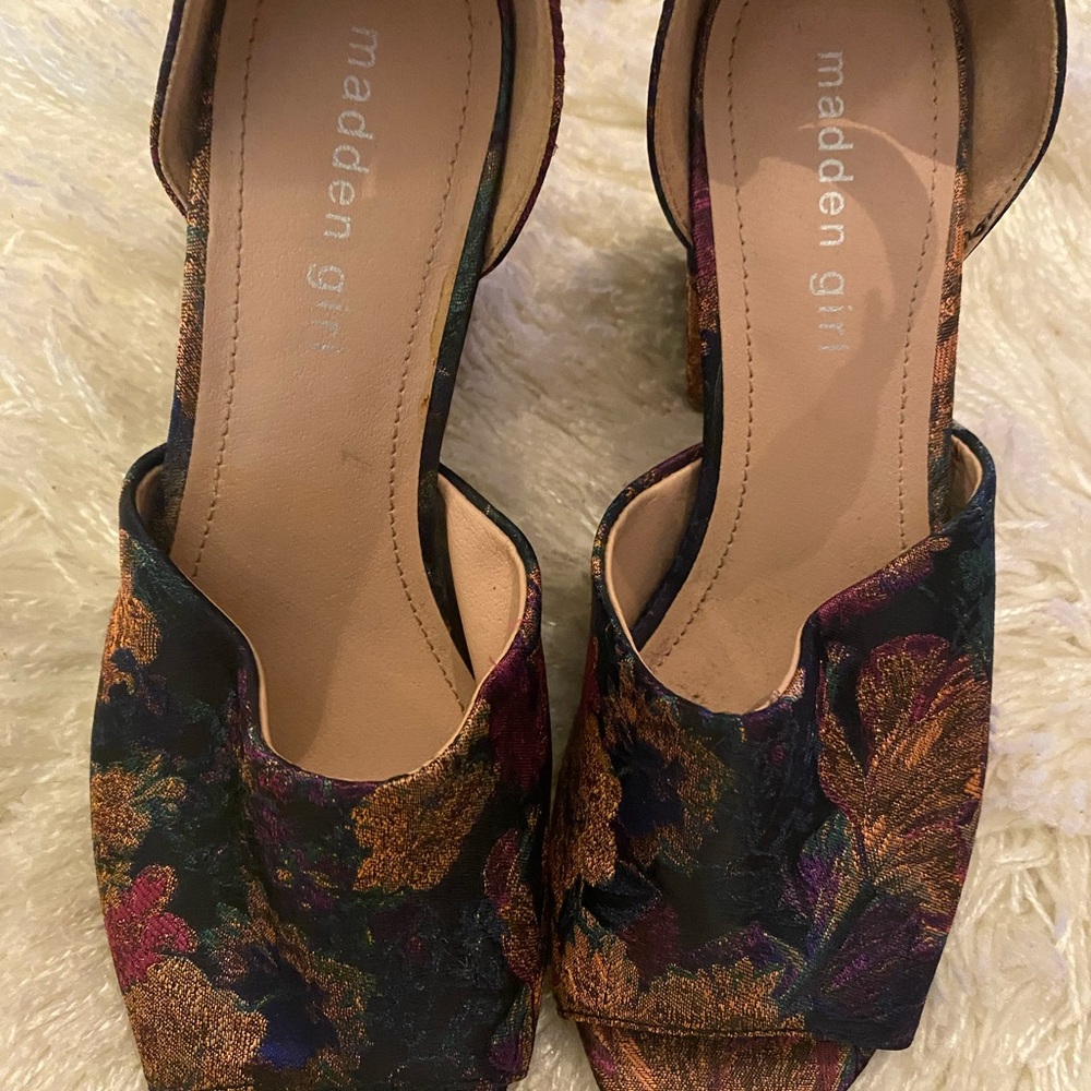 Madden Girl Floral Women's Heels - Black and Gold - Picture 3 of 10